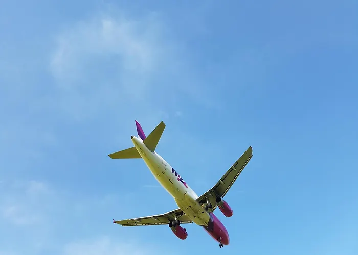 Airport Residence 3