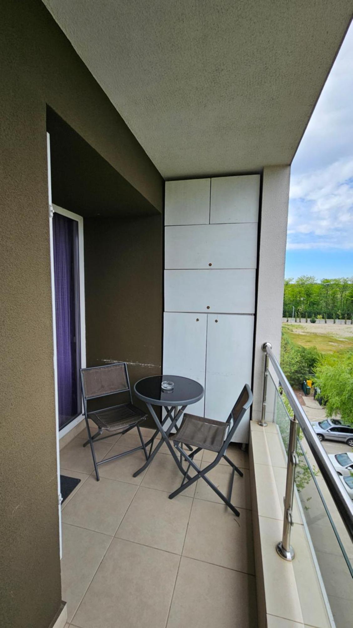 Apartment Airport 3 *